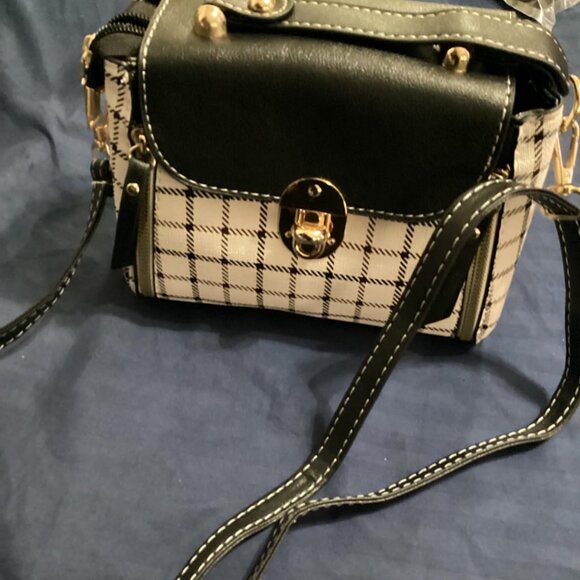 Neiman Marcus Plaid Twist Lock Black Bear Purse - Picture 4 of 7